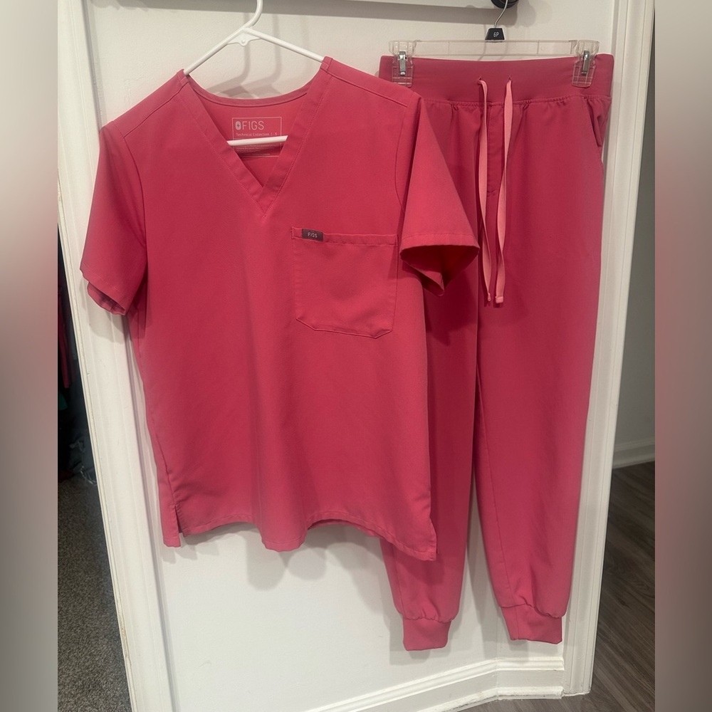 Figs pink scrubs small set. Like new